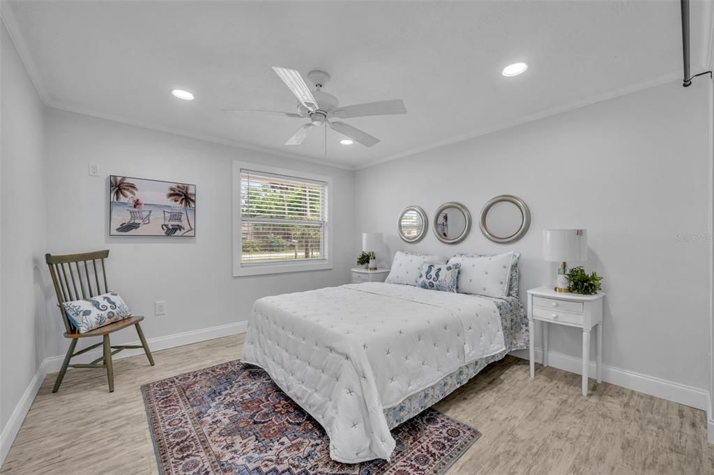 For Sale: $379,000 (2 beds, 2 baths, 1323 Square Feet)