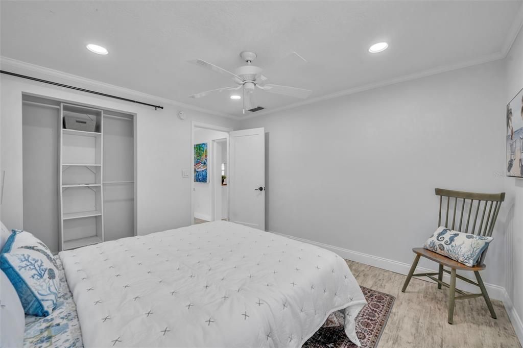 For Sale: $379,000 (2 beds, 2 baths, 1323 Square Feet)