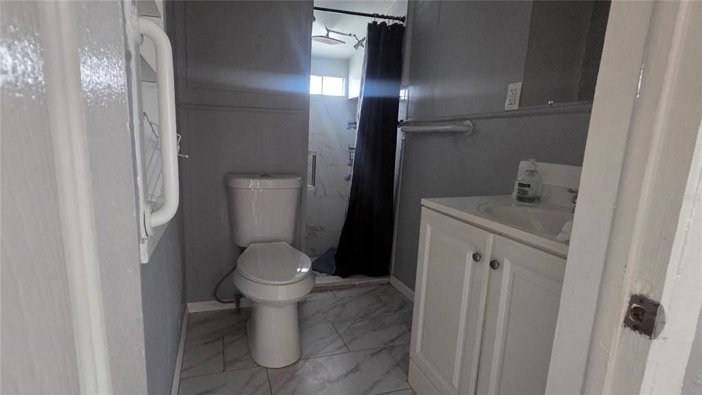 В аренду: $1,400 (0 спален, 1 ванн, 500 Квадратных фут)