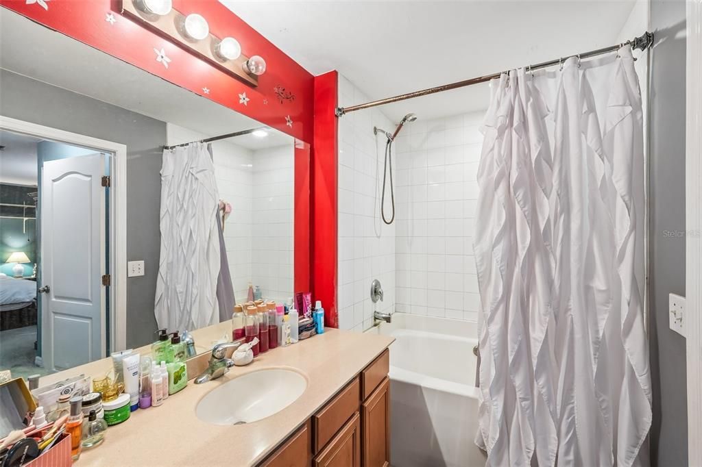 En Venta: $225,000 (3 camas, 2 baños, 1458 Pies cuadrados)