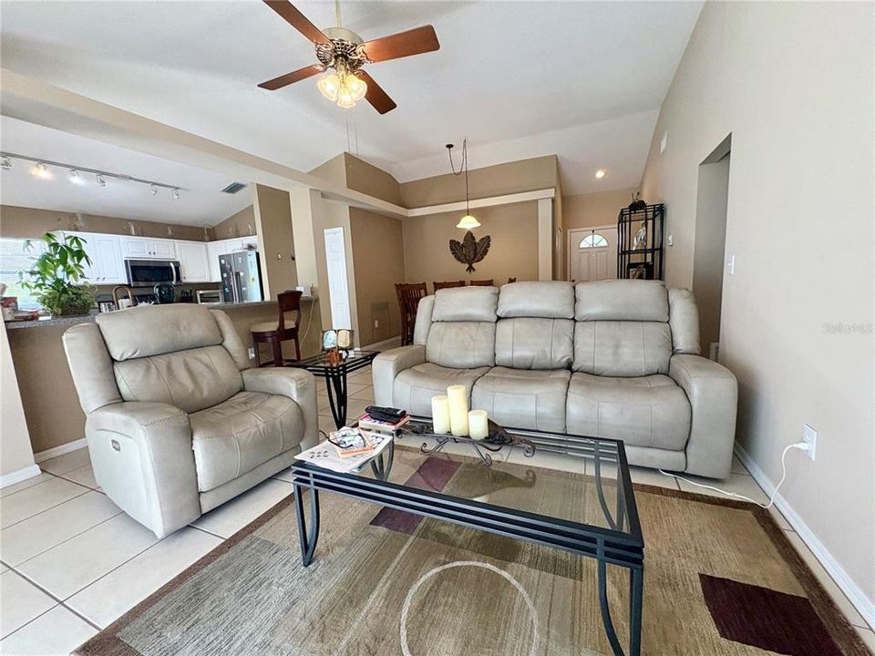 В аренду: $2,450 (3 спален, 2 ванн, 1542 Квадратных фут)