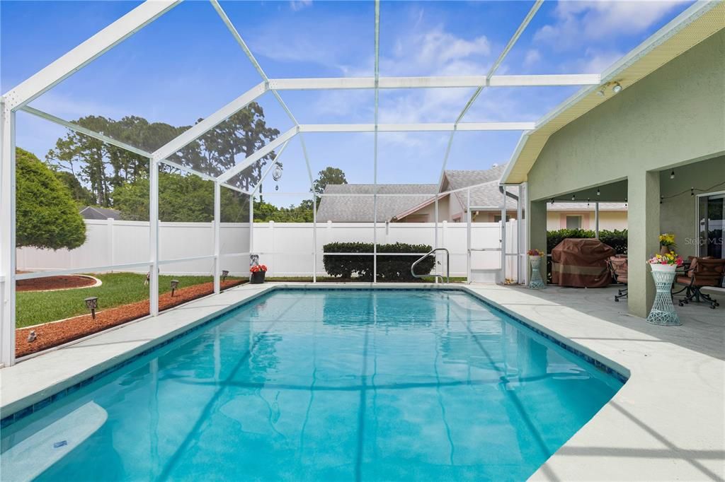 Activo con contrato: $374,900 (3 camas, 2 baños, 1930 Pies cuadrados)
