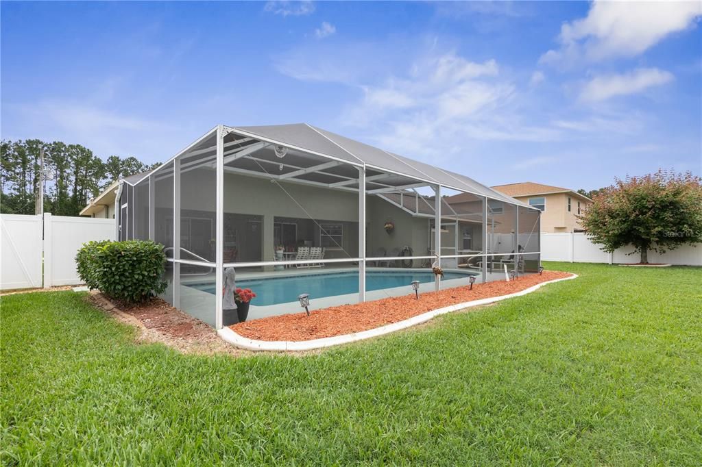 Activo con contrato: $374,900 (3 camas, 2 baños, 1930 Pies cuadrados)