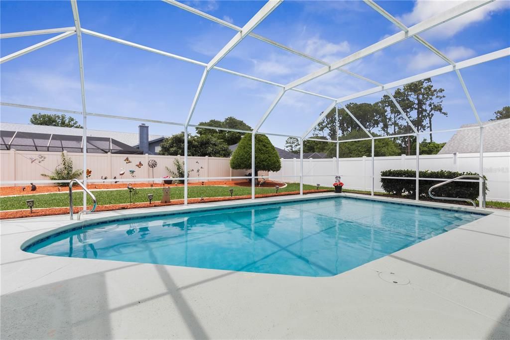 Activo con contrato: $374,900 (3 camas, 2 baños, 1930 Pies cuadrados)