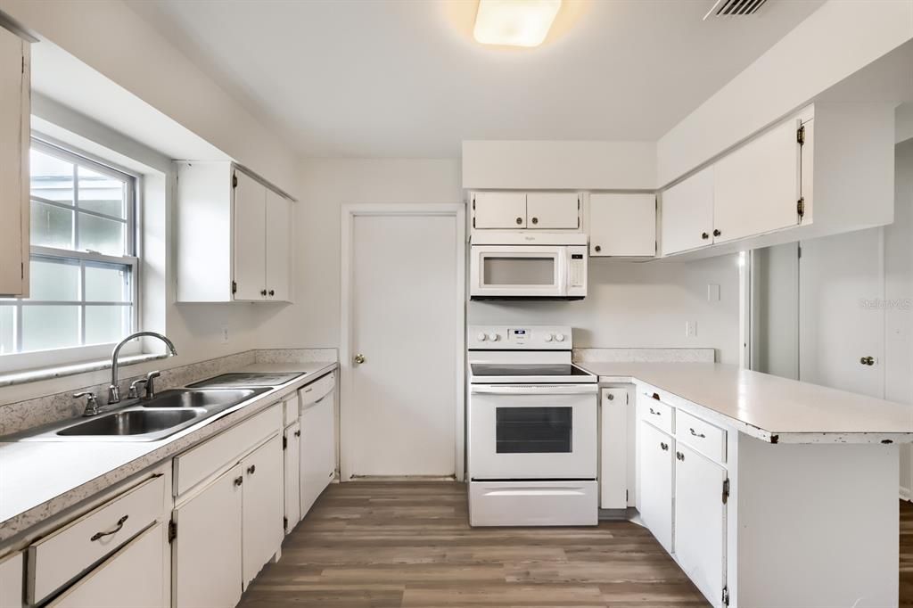 En Venta: $245,000 (3 camas, 2 baños, 1454 Pies cuadrados)