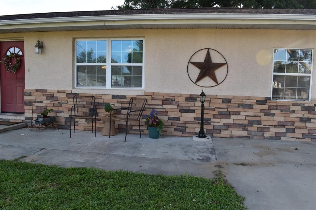 For Sale: $229,000 (3 beds, 2 baths, 1300 Square Feet)