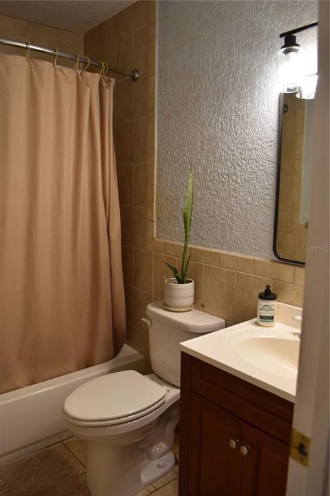 For Sale: $229,000 (3 beds, 2 baths, 1300 Square Feet)