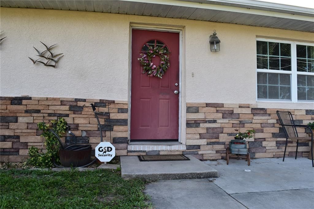 For Sale: $229,000 (3 beds, 2 baths, 1300 Square Feet)