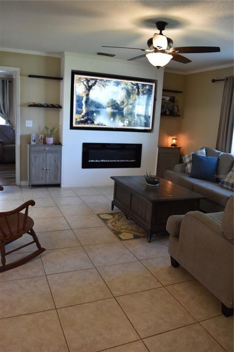 For Sale: $229,000 (3 beds, 2 baths, 1300 Square Feet)