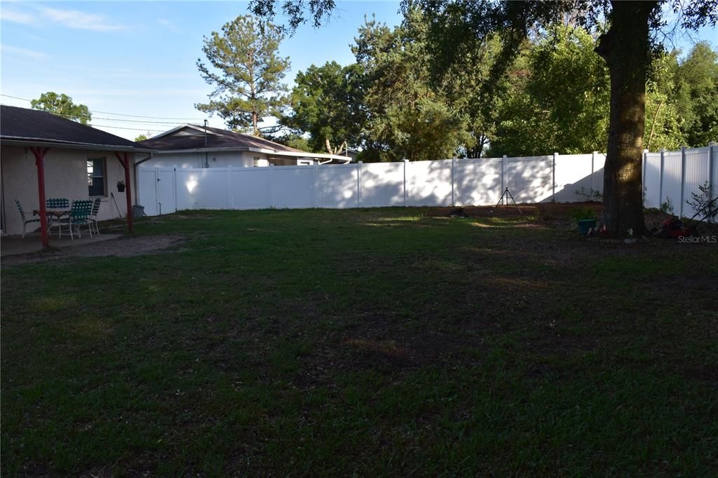 For Sale: $229,000 (3 beds, 2 baths, 1300 Square Feet)