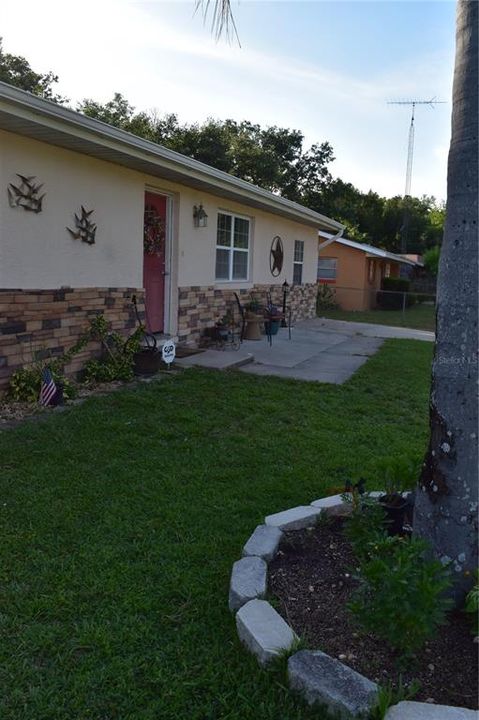 For Sale: $229,000 (3 beds, 2 baths, 1300 Square Feet)