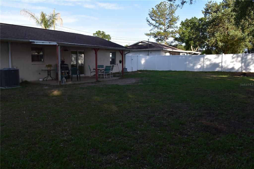 For Sale: $229,000 (3 beds, 2 baths, 1300 Square Feet)