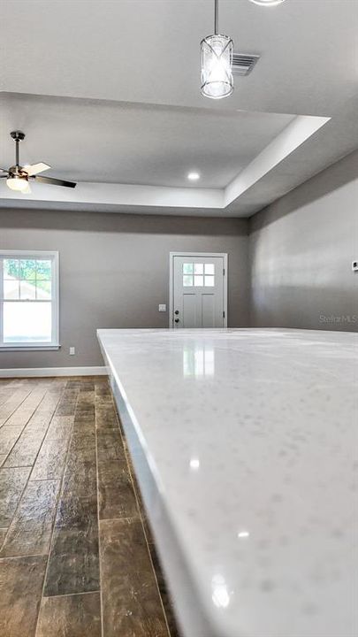 На продажу: $379,900 (3 спален, 2 ванн, 1802 Квадратных фут)