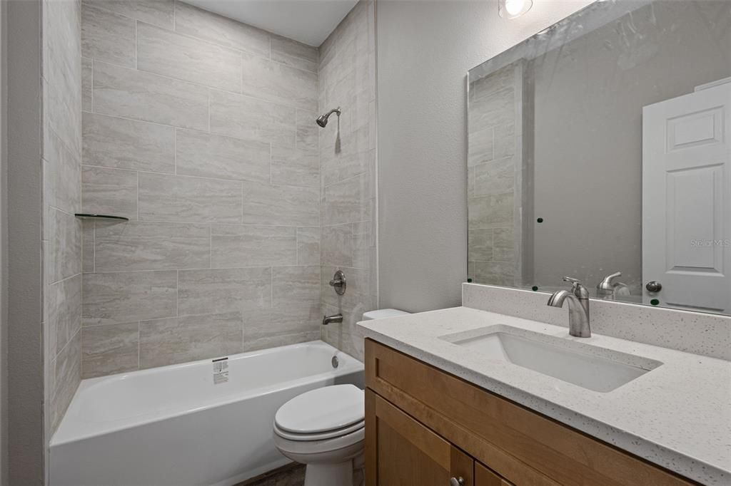 На продажу: $379,900 (3 спален, 2 ванн, 1802 Квадратных фут)