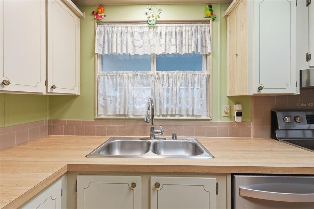 На продажу: $190,000 (2 спален, 2 ванн, 1248 Квадратных фут)
