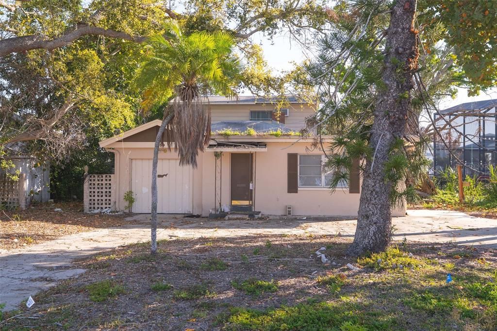 Active With Contract: $750,000 (3 beds, 2 baths, 1736 Square Feet)