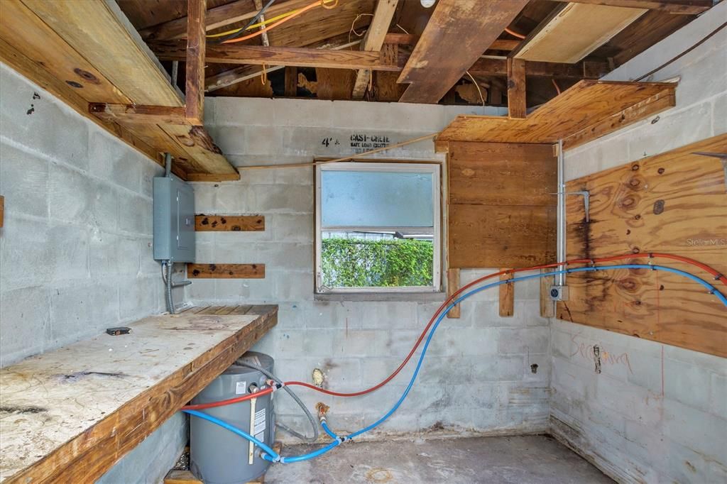 На продажу: $139,900 (2 спален, 1 ванн, 600 Квадратных фут)