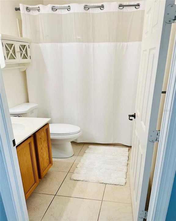 For Rent: $2,350 (3 beds, 3 baths, 1700 Square Feet)