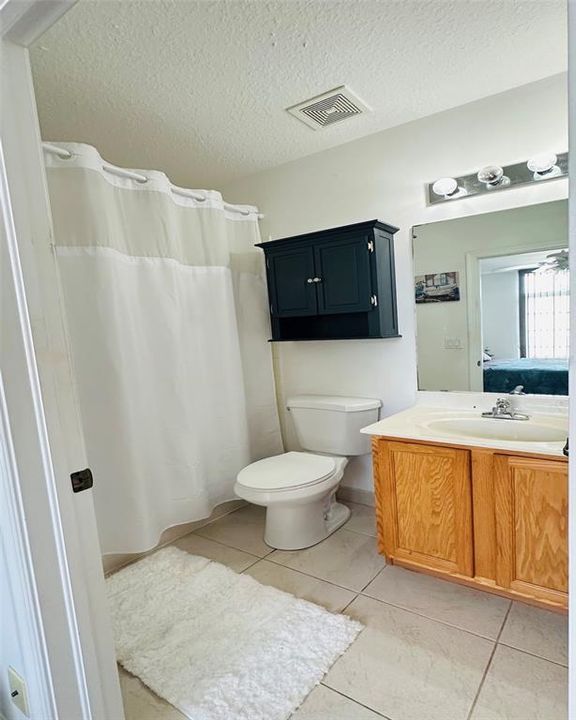 For Rent: $2,350 (3 beds, 3 baths, 1700 Square Feet)