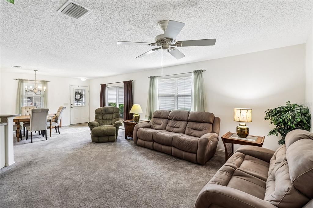 For Sale: $265,000 (2 beds, 2 baths, 1188 Square Feet)