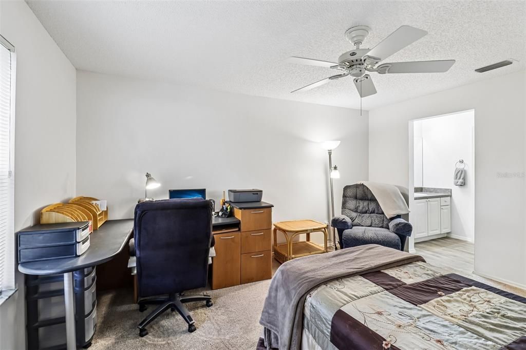 For Sale: $265,000 (2 beds, 2 baths, 1188 Square Feet)