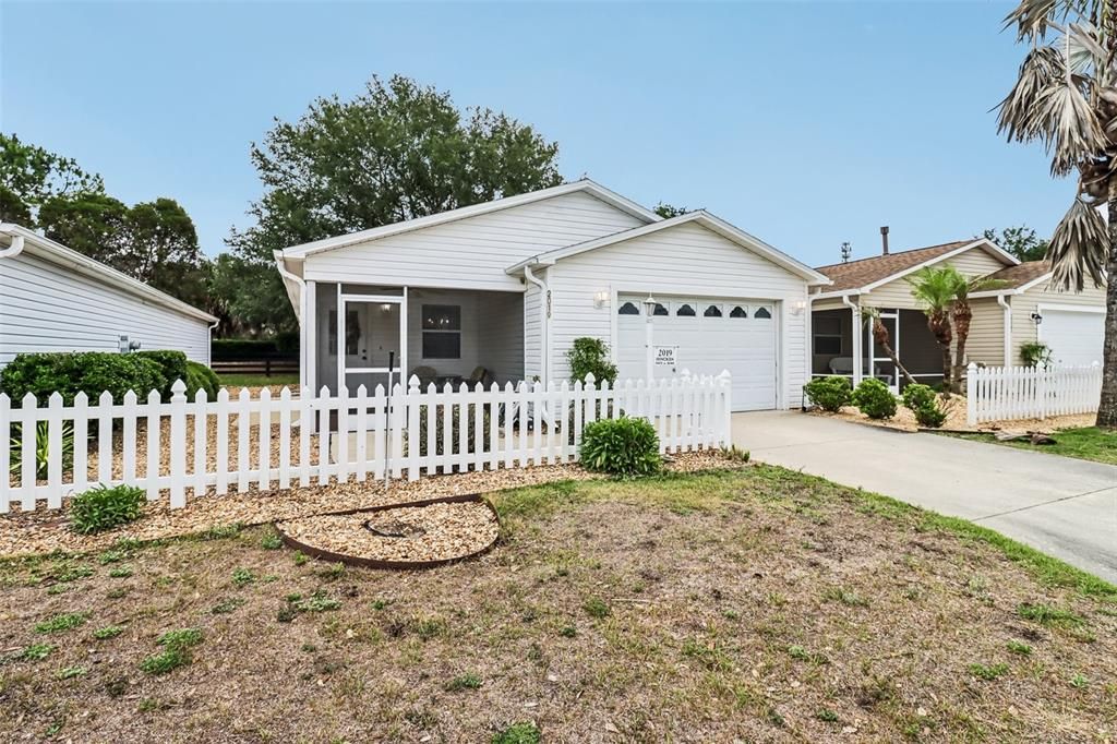 For Sale: $265,000 (2 beds, 2 baths, 1188 Square Feet)