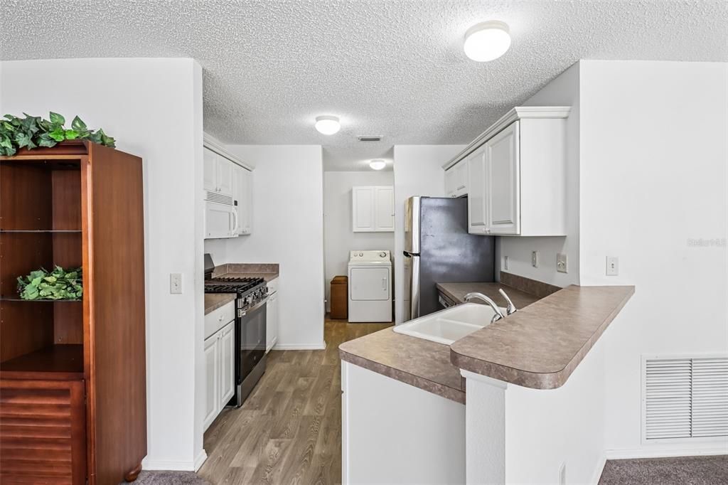 For Sale: $265,000 (2 beds, 2 baths, 1188 Square Feet)