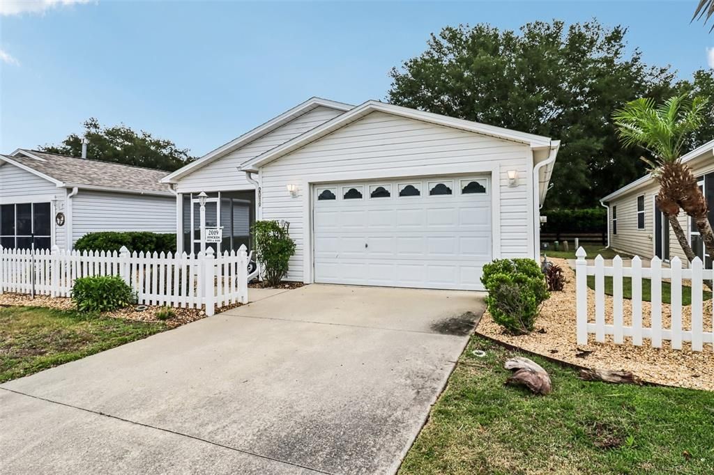 For Sale: $265,000 (2 beds, 2 baths, 1188 Square Feet)