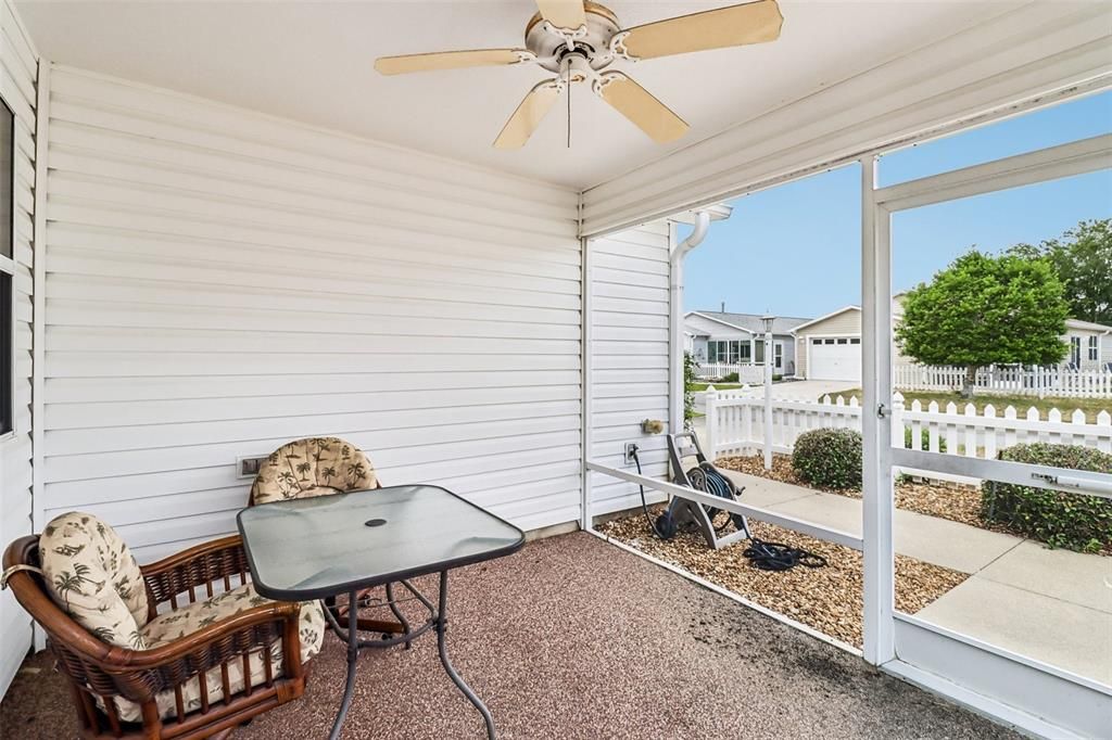 For Sale: $265,000 (2 beds, 2 baths, 1188 Square Feet)