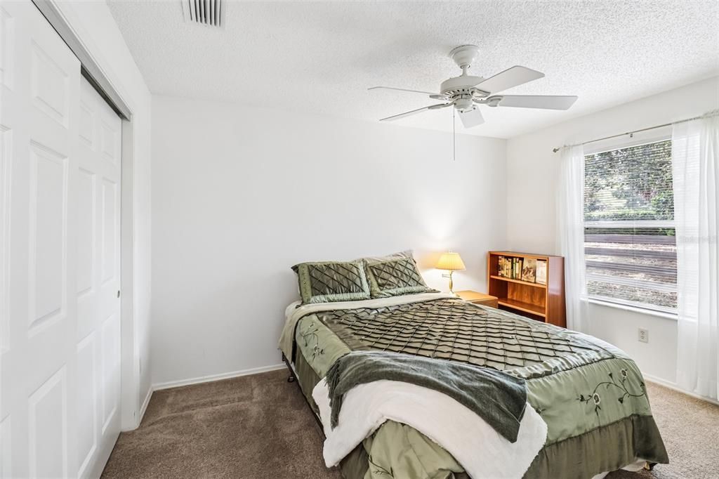 For Sale: $265,000 (2 beds, 2 baths, 1188 Square Feet)