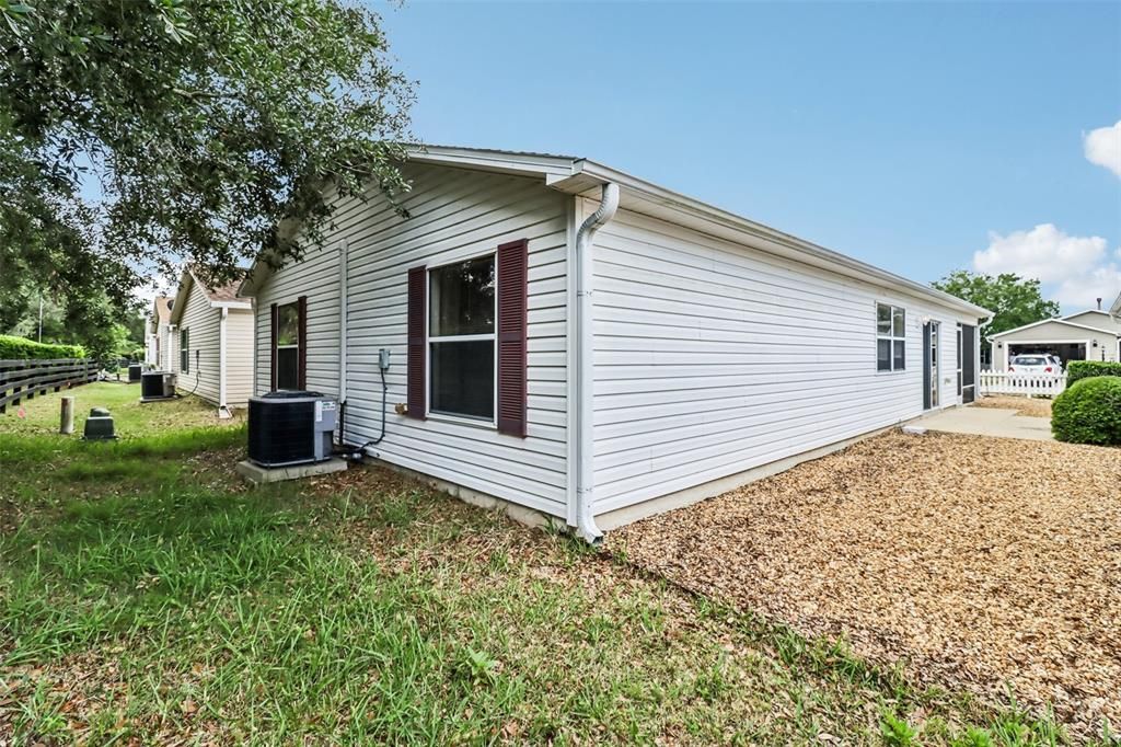 For Sale: $265,000 (2 beds, 2 baths, 1188 Square Feet)