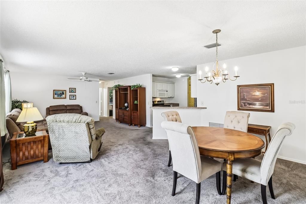 For Sale: $265,000 (2 beds, 2 baths, 1188 Square Feet)