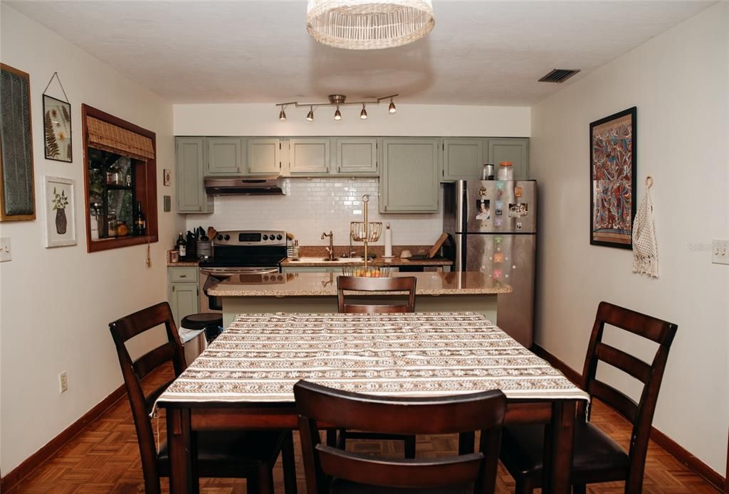 Active With Contract: $325,000 (3 beds, 2 baths, 1488 Square Feet)