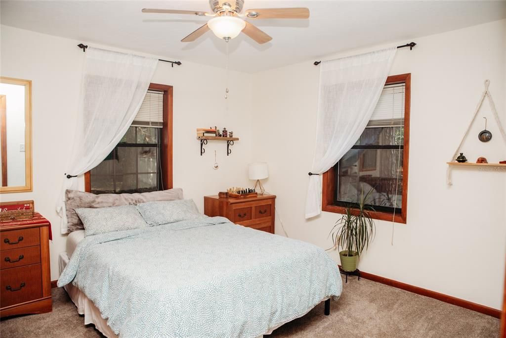 Active With Contract: $325,000 (3 beds, 2 baths, 1488 Square Feet)