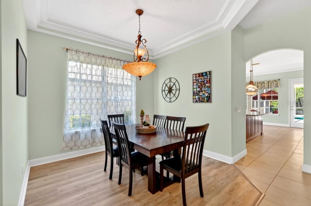 Activo con contrato: $599,000 (3 camas, 2 baños, 2329 Pies cuadrados)