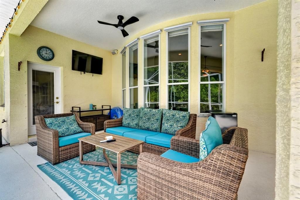 Activo con contrato: $599,000 (3 camas, 2 baños, 2329 Pies cuadrados)