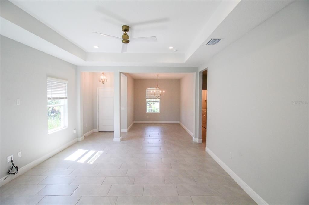 Active With Contract: $2,775 (3 beds, 2 baths, 1528 Square Feet)