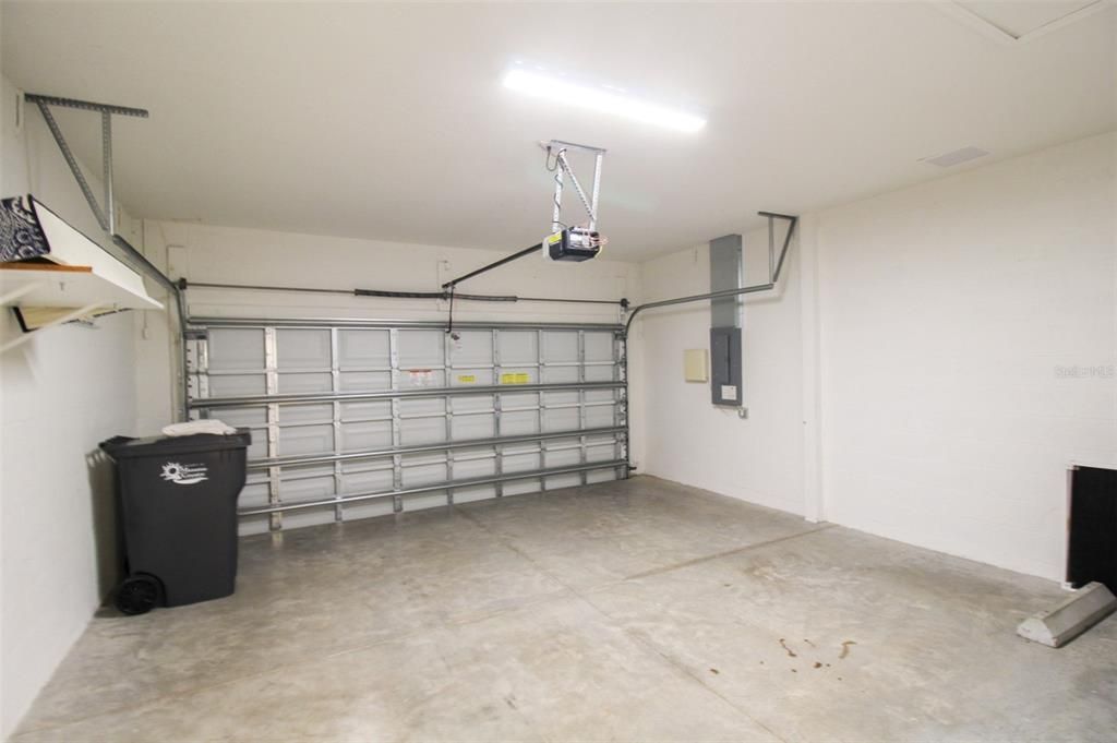 Active With Contract: $2,775 (3 beds, 2 baths, 1528 Square Feet)