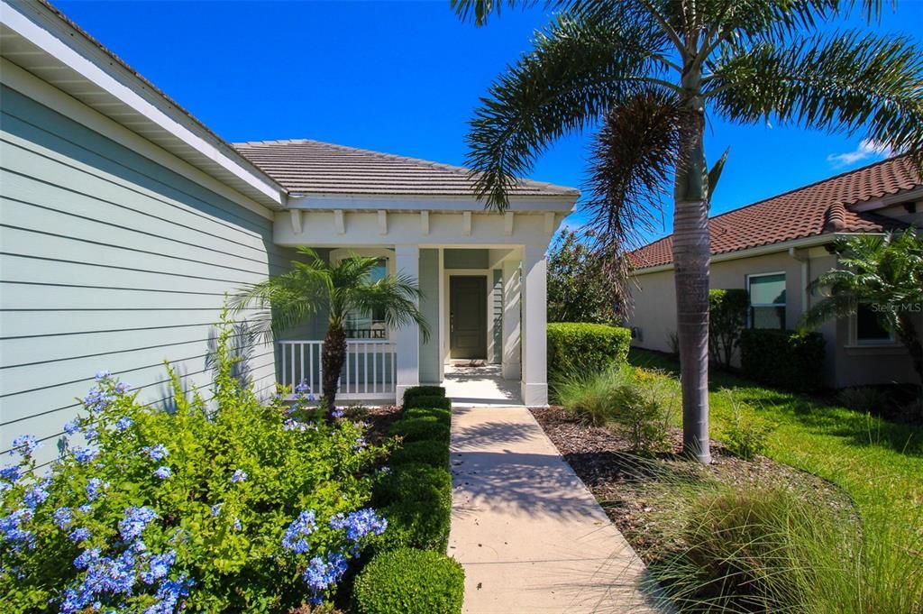 Active With Contract: $2,775 (3 beds, 2 baths, 1528 Square Feet)
