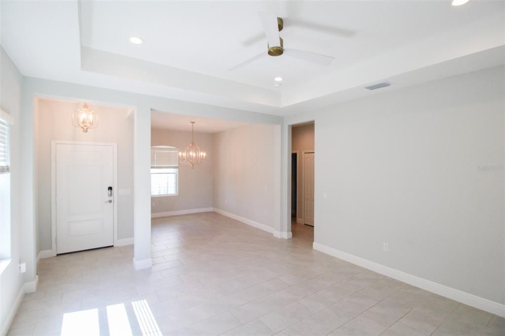 Active With Contract: $2,775 (3 beds, 2 baths, 1528 Square Feet)