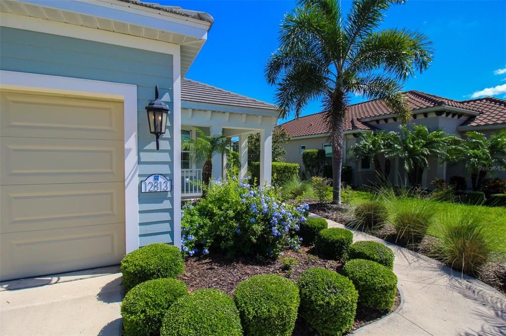 Active With Contract: $2,775 (3 beds, 2 baths, 1528 Square Feet)