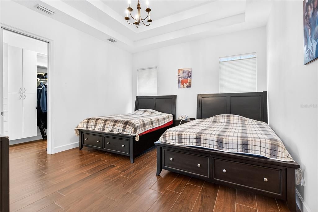 На продажу: $599,500 (3 спален, 2 ванн, 2463 Квадратных фут)