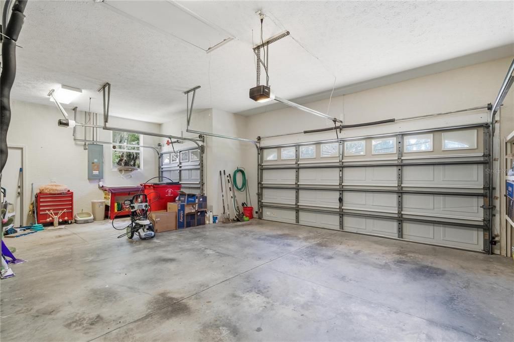 Active With Contract: $439,000 (4 beds, 3 baths, 2076 Square Feet)