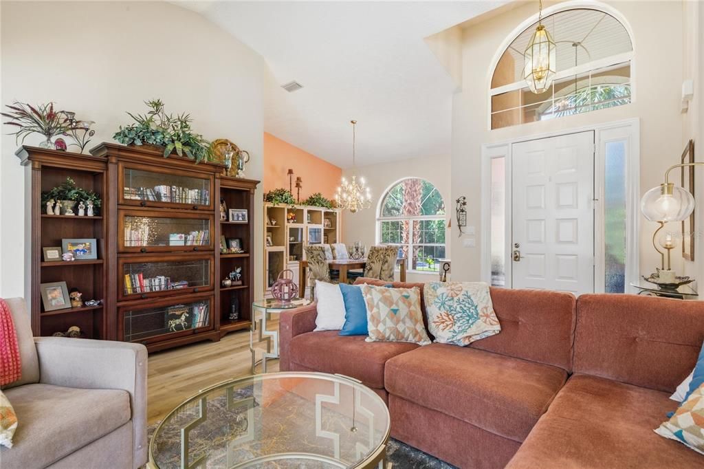 Active With Contract: $439,000 (4 beds, 3 baths, 2076 Square Feet)