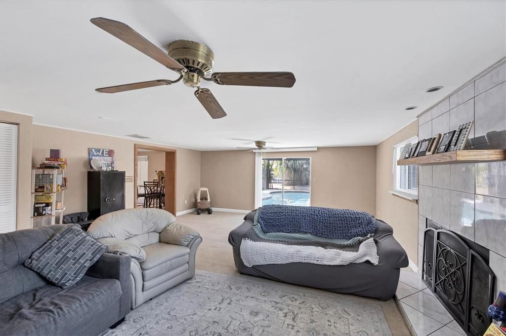 For Rent: $3,300 (3 beds, 3 baths, 1920 Square Feet)