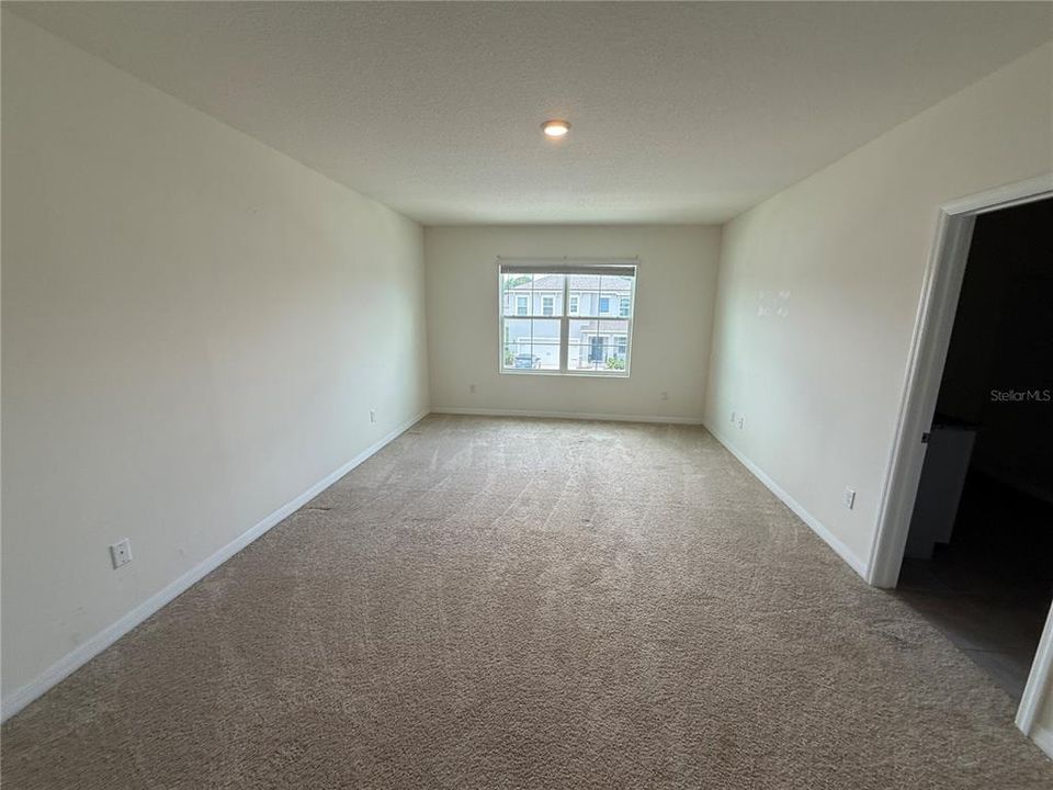 For Sale: $439,900 (5 beds, 3 baths, 2398 Square Feet)