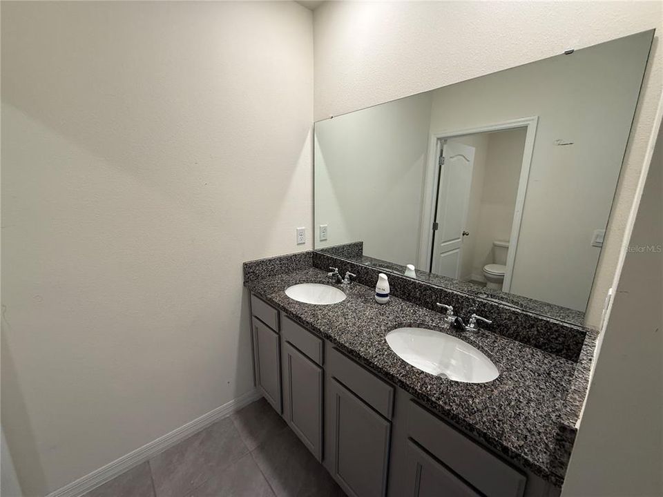 For Sale: $439,900 (5 beds, 3 baths, 2398 Square Feet)