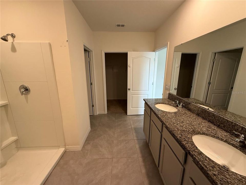 For Sale: $439,900 (5 beds, 3 baths, 2398 Square Feet)