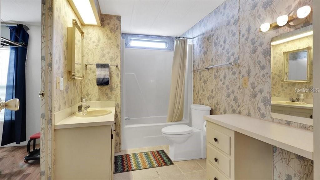 En Venta: $133,900 (2 camas, 2 baños, 1265 Pies cuadrados)
