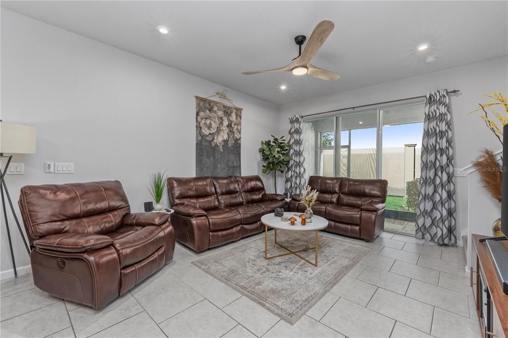 En Venta: $365,000 (3 camas, 2 baños, 1680 Pies cuadrados)